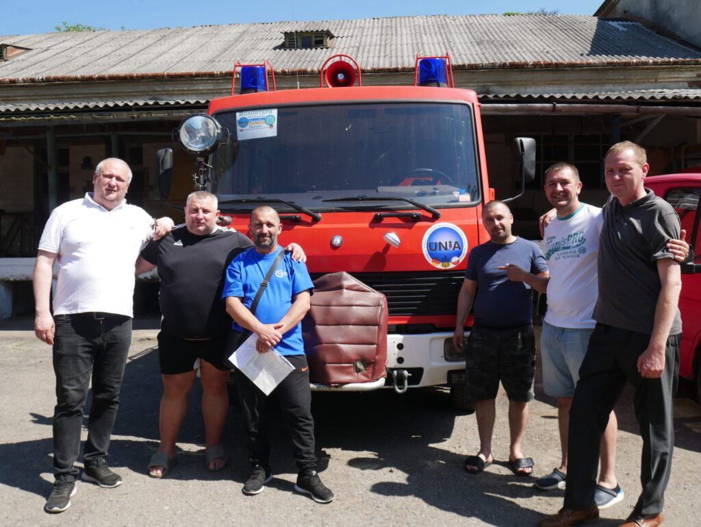 Черговий пожежний автомобіль від Буковинських волонтерів відправився на схід – ГО “УНІА” (відео)
