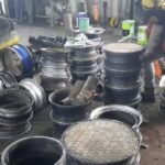 Волонтери ГО “УНІА” зварюють “буржуйки” для захисників