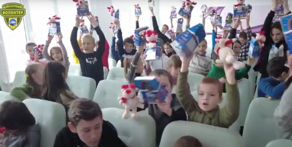 Волонтери “УНІА” при співпраці Німецькими благодійниками завітали до малюків з подарунками