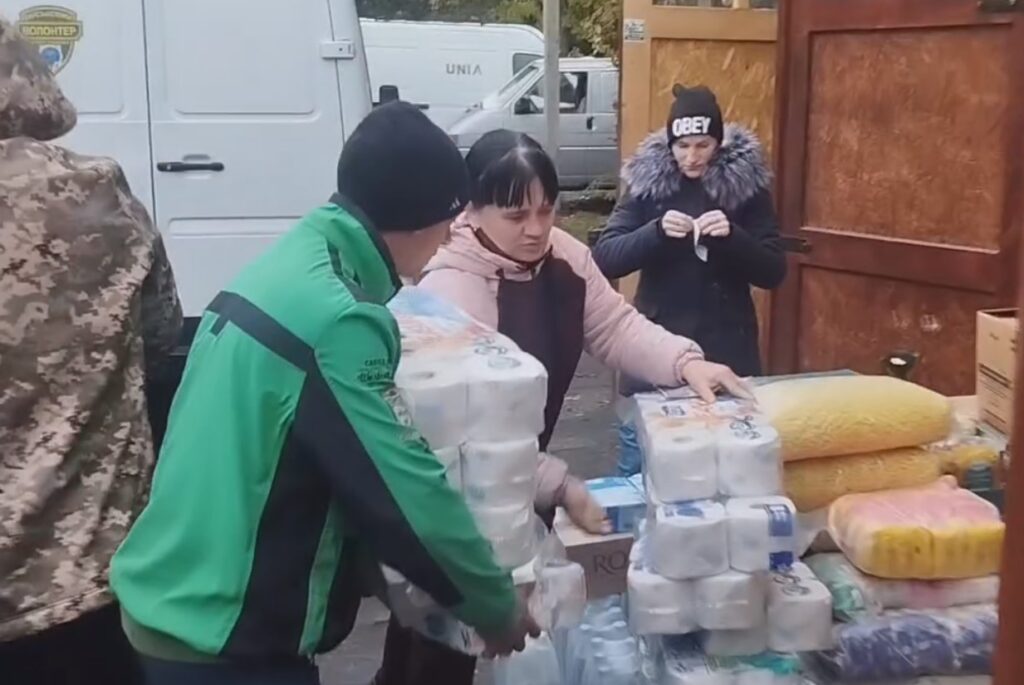 Чергова відправка автомобілів та смаколиків від ГО “УНІА” на схід