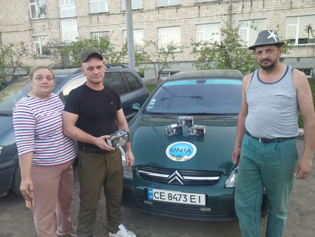 Військовослужбовці отримали в подарунок прилади нічного бачення від волонтерів