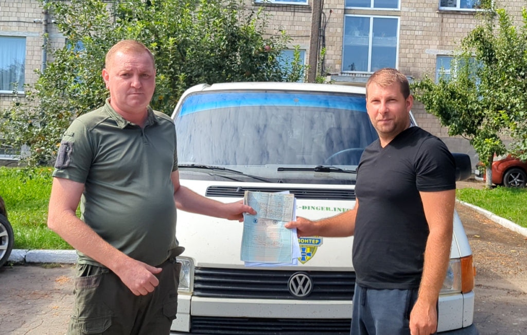 Волонтери ГО “УНІА” придбали та доставили ще один автомобіль для захисників