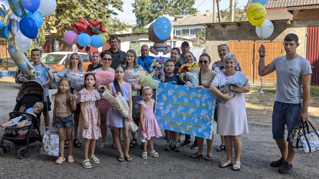 Спадок мужності: у Заставні вітали новонародженого сина загиблого захисника