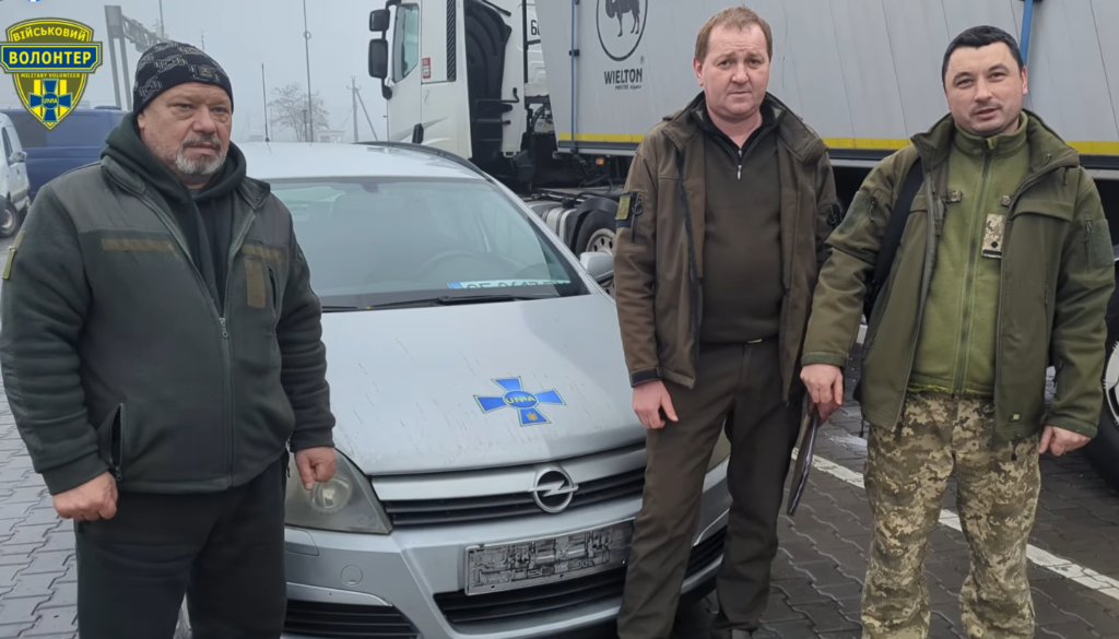 Волонтери ГО “УНІА” вирушили з автомобілями та гостинцями у Покровськ