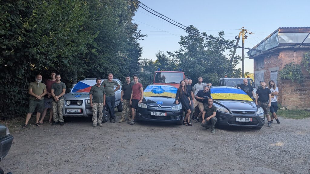 Три автомобілі від чеських друзів вже вирушили на схід до наших захисників