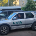 На фронт повертається легенда: розбитий Opel Frontera волонтери з Буковини підняли з руїн